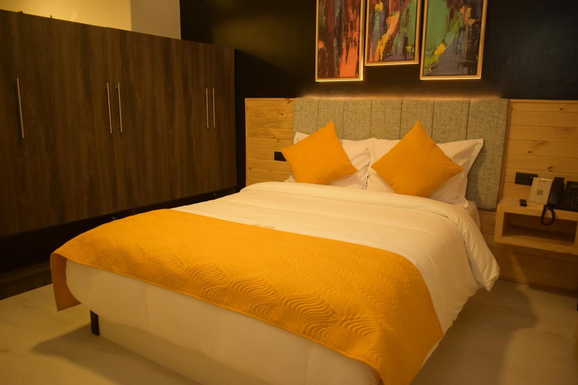 Hotel Vaway كوينكا المظهر الخارجي الصورة